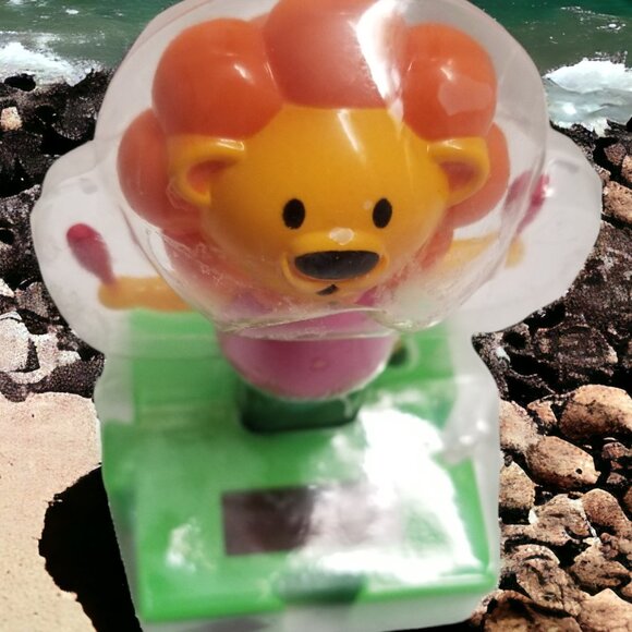 Hula Dancing Girl & Circus Lion Solar Powered Bobble Head Dashboard Decorations - Picture 9 of 14